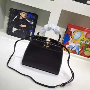 2590 FENDI �ҵ� ƴɫܛ��� ����� �ɂ���(n��i)�� ������� ��ɫ