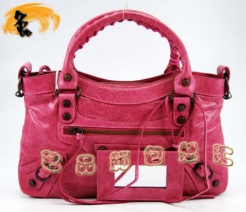 103208  �������ҙC(j��)܇�� ����� Balenciaga�μ�� �M(j��n)����Ƥ�r(sh��)��Ů���ۼtɫ