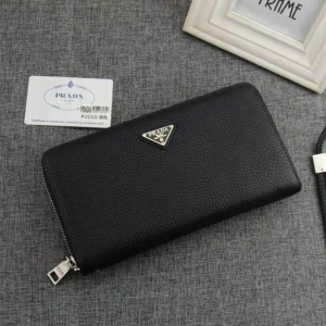 Prada��(j��ng)���X�� �����_(d��)��֦�y��ʿ���ð� PRADA ��ʿ���¿�ϵ���ְ��X��