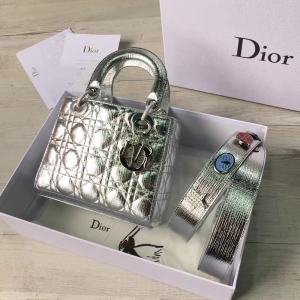 Dior LADY DIORС��Ƥ����� 2017�¿�ϊW���´����� �yɫ