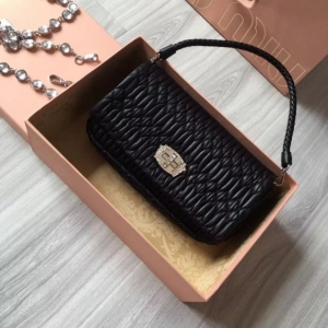 Miumiu 2017�پW(w��ng)�¿��Ů�� ��(j��ng)����@ʯ朗l б���