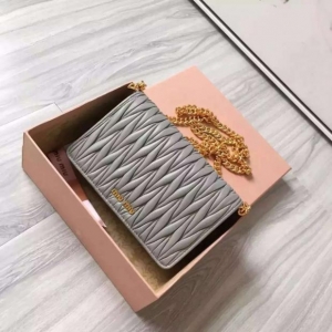 Miumiu���� 朗l�� Miumiu2017�پW(w��ng)Ů���¿�