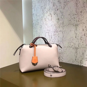 149S FENDI �ҵ� 2017�¿� ��ܛСţƤ ƴɫ��ʿ�D�������� ��ɫƴ��ɫ