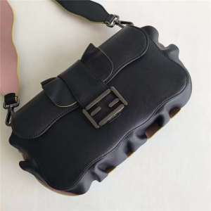 8783 FENDI �ҵ� �r�b��� ���玧���~߅ �μ����� �ڰ��ڷێ�