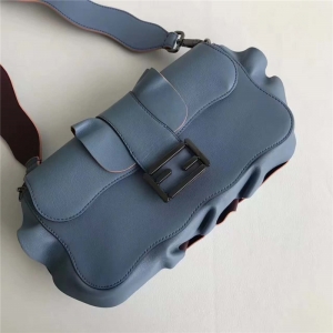 8783 FENDI �ҵ� �r�b��� ���玧���~߅ �μ����� ε�{(l��n)ɫ