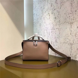 6238 FENDI �ҵ� �L���� СţƤ ��ʿ ����б��� ��ɫ