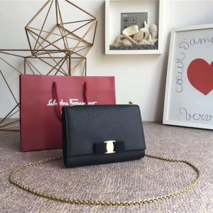 22B558 Ferragamo ������Ľ ���� Vara �����Y��� ���w朗l��� ��ɫ