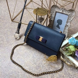 21F816 Ferragamo ������Ľ ��̖���w�� ԭ��Ʒ�ƌ���Ƥ ���{