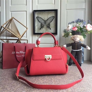 21F628 Ferragamo������Ľ Sofia�� ˤ�yţƤ �i�� ��̖��� ��tɫ