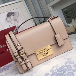 21E099 Ferragamo�Ƹ���Ľ �͹ŷ��� ��̖ ����μ�� �\����