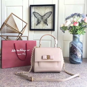 21F570 Ferragamo�Ƹ���Ľ ���±��� Vara�����Y С̖ ���w�� ���