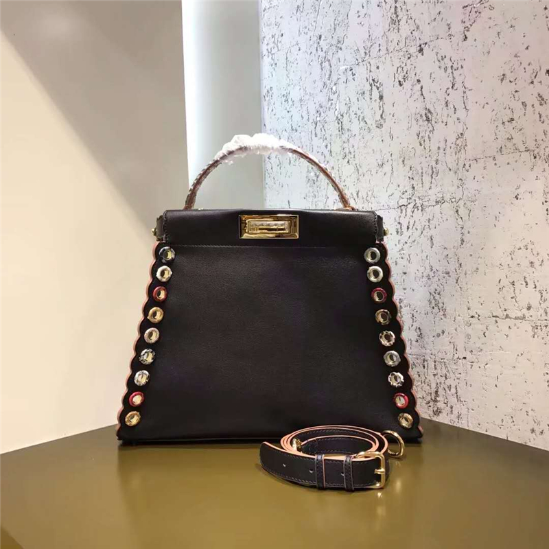 8106M FENDI�ҵ� PEEKABOO��̖(h��o) �\��Ƥ���h(hu��n)߅�� ����� ��ɫ