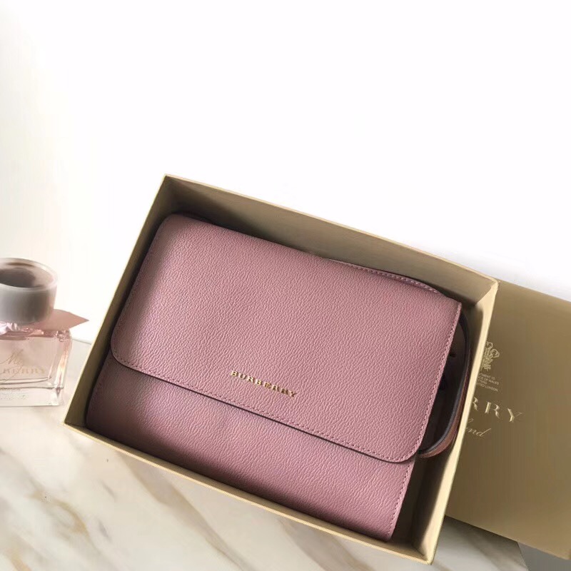 BurBerry�͌��� ��(j��ng)�䷭�w �M(j��n)�����yƤ �ŷ�� �μ�б��� ��ɫ