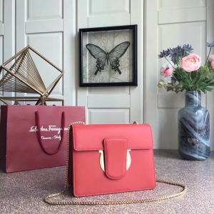 21F893 Ferragamo�ְ� ��h��� �Ƹ���ĽŮ�� СţƤ ��̖ ���w朗l�� �tɫ