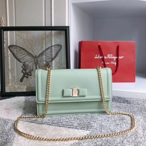 21G462 Ferragamo�Ƹ���Ľ ���ƼyţƤ Vara�����Y ��̖ 朗l���w�� �۾G