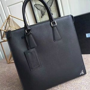 Prada�����_(d��)�а� Prada��ʿ���İ� �ڽǇO �����_(d��)�Q������� ��ɫ