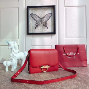 21H321 Ferragamo�ִ� �ﶬ�͹� Gancini�i�� �Ƹ���ĽŮ�� ���w��� ��t