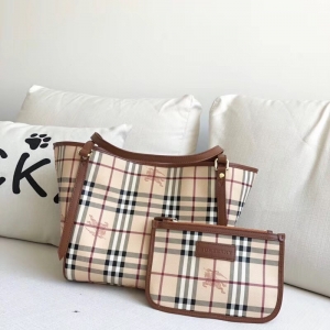 Burberry��ĸ�� ��(j��ng)���(zh��n)�R��y �͌������ذ� ����μ�ُ��� ��ɫ