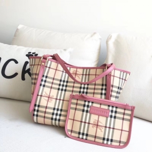 Burberry��ĸ�� ��(j��ng)���(zh��n)�R��y �͌������ذ� ����μ�ُ��� ��ɫ