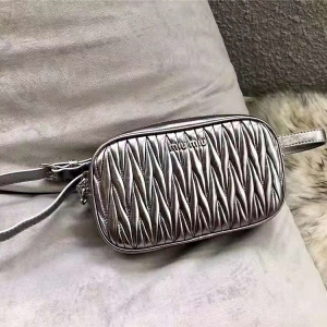5BL005 MiuMiu���� ܛ��Ƥ �����ް� ��� �����μ�� ��ɫ
