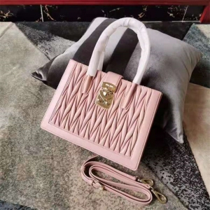 5BA126 MiuMiu�����¿� С��Ƥ ���w�i�� ��������б��� ��ɫ