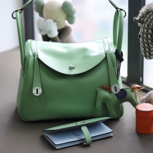 Hermes Lindy 30ϵ�� ���R�˼��ֹ����ư� EvercolorСţƤ ţ�͹��G