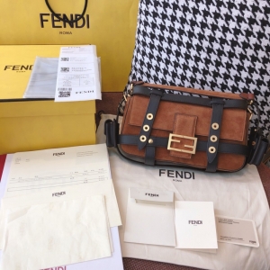 8BR778 FENDI�ҵ� ��ɫ��Ƥ��̖��ɫƤ�ｉ���μ�� Fendi������