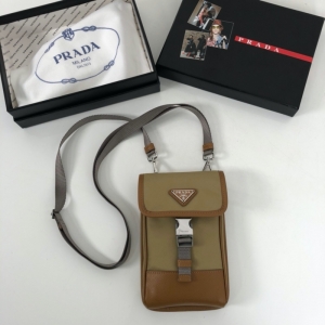 2ZH109 Prada ������Saffiano Ƥ���֙C�� �����_�֙C�� ����ɫ