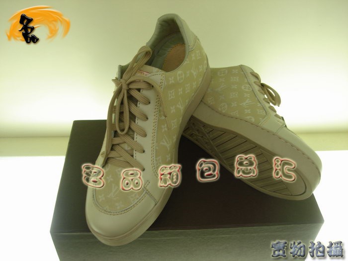 LV新款 奢華經(jīng)典 LV鞋子 LV運(yùn)動(dòng)鞋 LV低幫鞋 LV休閑鞋 LV女鞋 一比一品質(zhì)