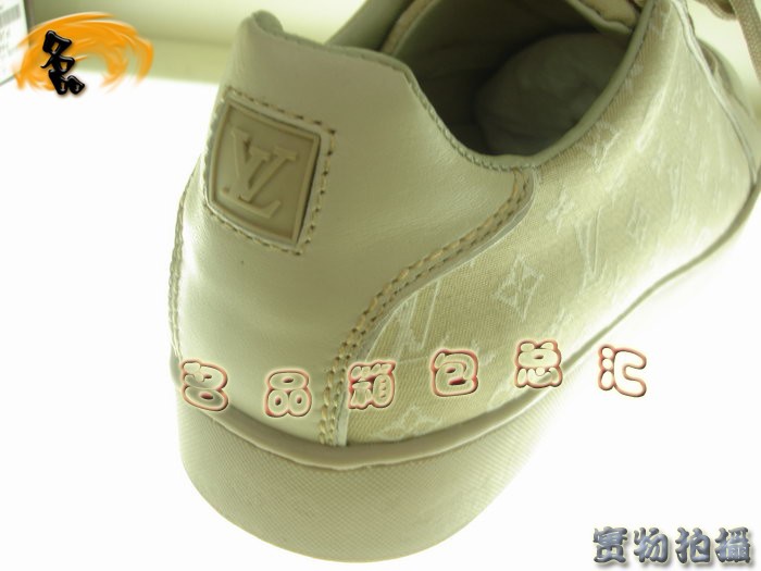 LV新款 奢華經(jīng)典 LV鞋子 LV運(yùn)動(dòng)鞋 LV低幫鞋 LV休閑鞋 LV女鞋 一比一品質(zhì)