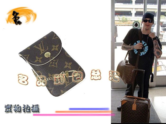 M66546 LV手機(jī)套 LV最新款 LV經(jīng)典老花 LV男包 LV手機(jī)袋