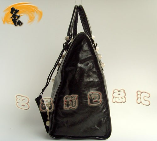 084334A ��(j��ng)��AŮʿ����� BALENCIAGA�C(j��)܇�� �������ҕr(sh��)�����e�����