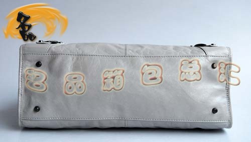 084328 ��AţƤ�r(sh��)�����eŮʿ����� BALENCIAGA �������ҙC(j��)܇�� �Ұ�ɫŮ��