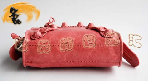 084675 ��ƷƷ�| �������ҕr��Ůʿ�ְ� Balenciaga�����ţƤ���ð�