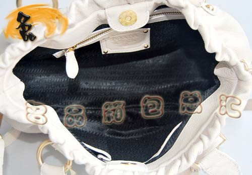 5646 Prada斜挎包 Prada單肩包 Prada最新款 褶皺牛皮時尚女包 米白色