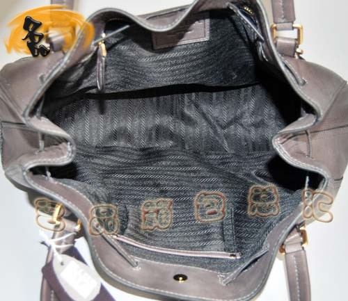 7993 Prada����� PradaŮ�� �����_(d��)ţƤ�r(sh��)�иߙnOLŮ������؛ ���ɫ