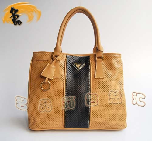 29150 Prada手提包 新款上市 普拉達(dá)經(jīng)典款網(wǎng)孔皮時(shí)尚休閑女包 杏配黑