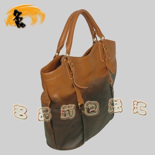 8612  Prada���N1:1Ʒ�|(zh��)Ů�� �����_(d��)��(j��ng)��ţƤ����� Prada��� �������Sɫ