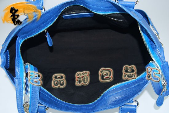 084328A  BalenciagaŮ�� ����� ������������� �M(j��n)����Ƥ�r(sh��)�����eŮ�� �{(l��n)ɫ