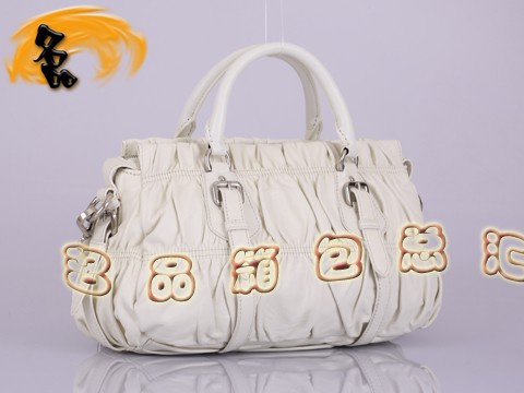 BN1407 ��ƷƷ�|(zh��) �����_(d��)��ƤŮʿб��� ���¿��ް�ϵ��Ů�� Prada����� ��ɫ