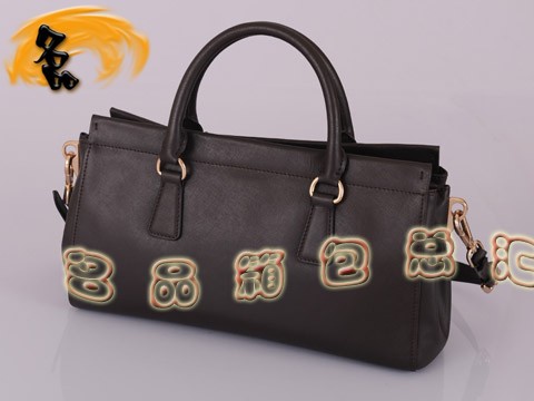BN1849 Prada斜挎包 最新款時尚女士休閑包 十字紋進口牛皮女包 普拉達手提包 啡色