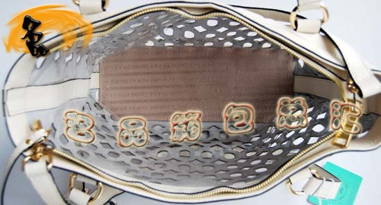 1020 Prada 最新款 Prada女包 時(shí)尚休閑女士單肩包 原版一比一品質(zhì) 米白色