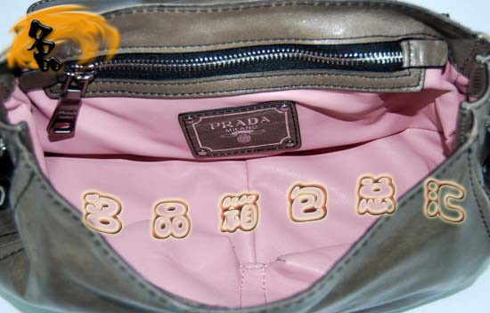 29245 最新款女包 Prada手拎包 普拉達(dá)單肩包 Prada時(shí)尚休閑豬鼻包 銀灰色