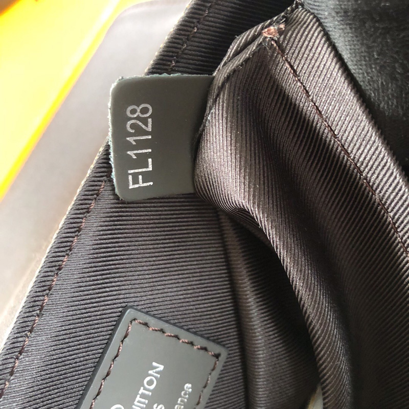 M41031 LV District 小號手袋 Damier Ebene帆布咖啡格男包 LV郵差包