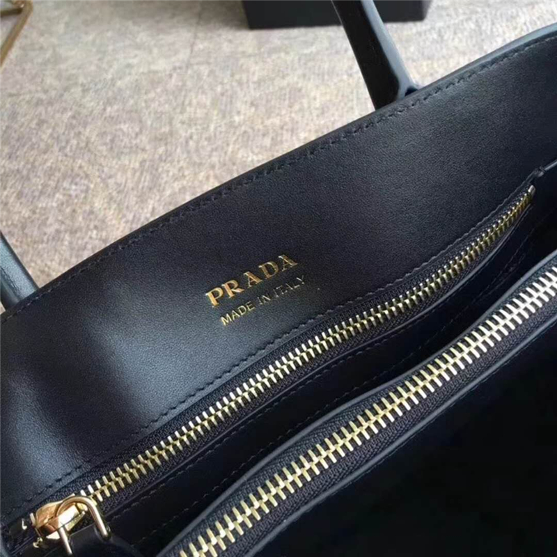 1BA153 Prada普拉達(dá) 最新款 粗十字牛皮 女士手提包 黑色