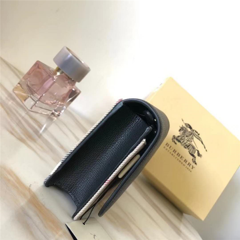 Burberry女包 官方新款 巴寶莉斜挎包 手拿包肩包