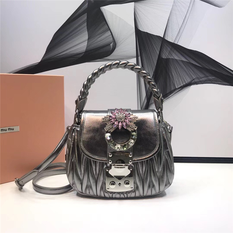 5BH111 MIUMIU專柜新品 小羊皮 小號 仿水晶裝飾帶扣 手提單肩包 銀色