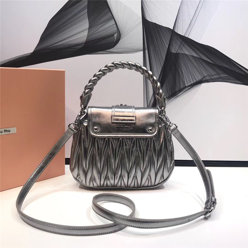 5BH111 MIUMIU專柜新品 小羊皮 小號 仿水晶裝飾帶扣 手提單肩包 銀色