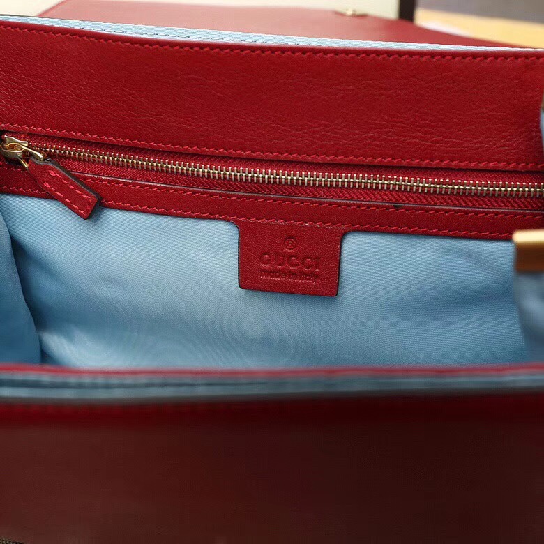 527857 GUCCI 2018秋冬 咆哮虎頭裝飾 翻蓋 肩背包 紅色